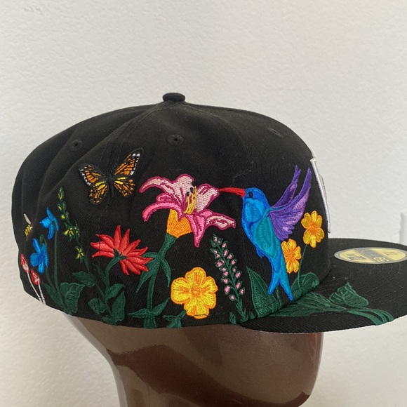 Raiders NWT Embroidered NFL Ball Cap - Picture 3 of 10